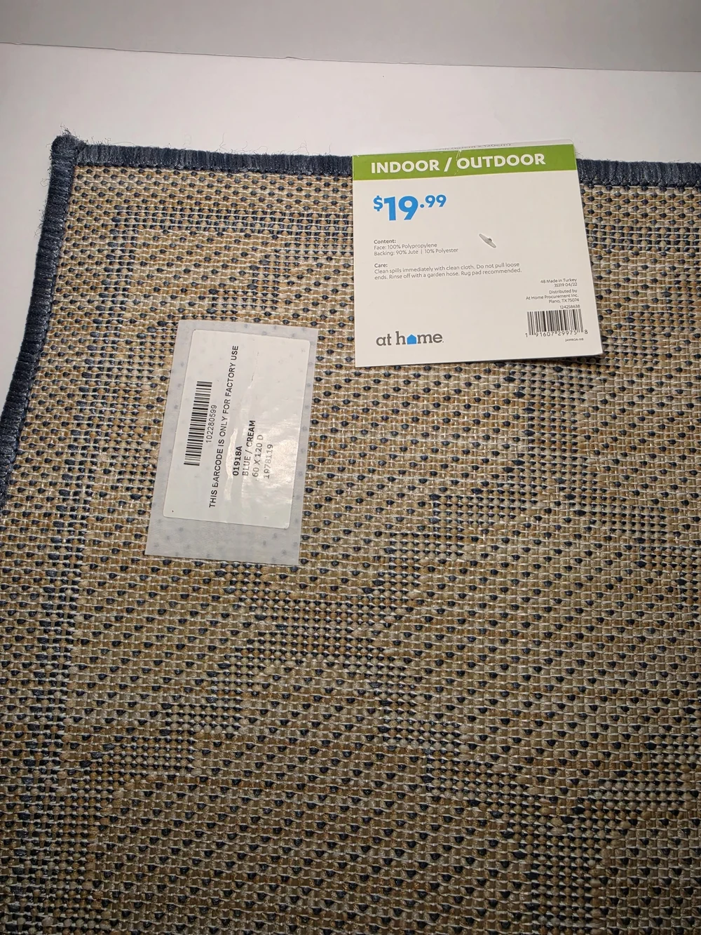 NWT Outdoor/Indoor Blue and Cream Geometric Area Rug 47